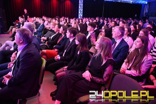 Gala Opolskich Perspektyw 2025. Najlepsze szkoły średnie w województwie nagrodzone