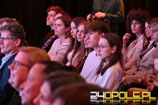 Gala Opolskich Perspektyw 2025. Najlepsze szkoły średnie w województwie nagrodzone