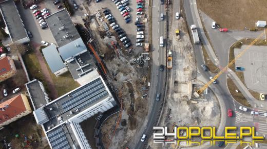 Przebudowa drogi wokół CUP. Sprawdziliśmy jak przebiegają prace budowlane