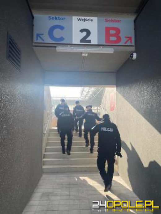 Policja przejęła Stadion Opolski. Ćwiczenia opolskich funkcjonariuszy (VIDEO)