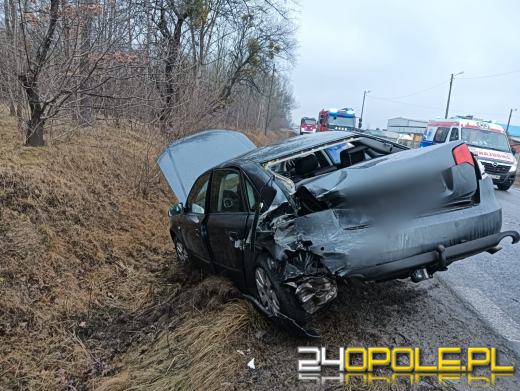 Nieodpowiedzialną jazdą zepchnął z drogi do rowu dwa inne auta