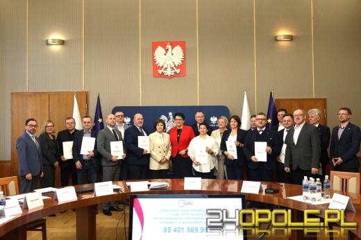 Miliony na drogi w regionie. Podpisano umowy na dofinansowanie inwestycji