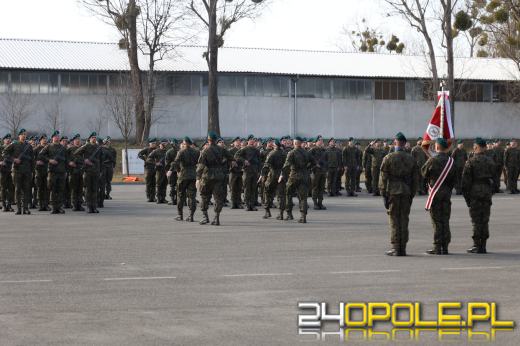 Wczoraj elewi, dziś żołnierze. 120 osób złożyło przysięgę