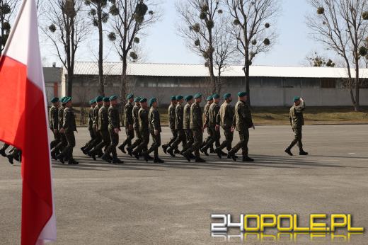 Wczoraj elewi, dziś żołnierze. 120 osób złożyło przysięgę