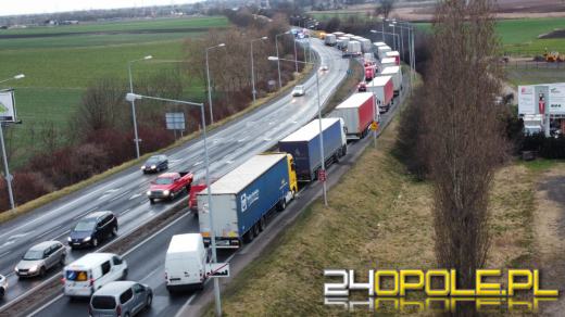 Zderzenie ciężarówki z dostawczakiem. Obwodnica zablokowana (AKTUALIZACJA)