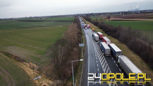 Zderzenie ciężarówki z dostawczakiem. Obwodnica zablokowana (AKTUALIZACJA)