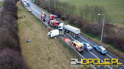 Zderzenie ciężarówki z dostawczakiem. Obwodnica zablokowana (AKTUALIZACJA)