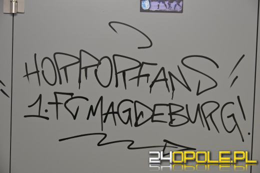 Czterech zatrzymanych podczas meczu otwarcia. ZK  zgłasza akt wandalizmu na policję (WIDEO, FOTO) 