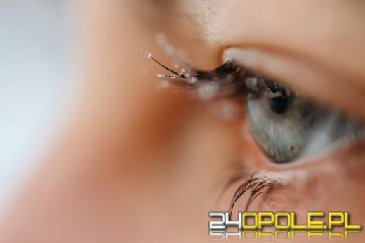 Bakteryjne infekcje oczu - jak rozpoznać zapalenie spojówek i rogówki?