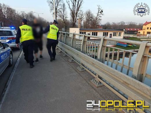 Policjanci uratowali mężczyznę, który chciał targnąć się na własne życie