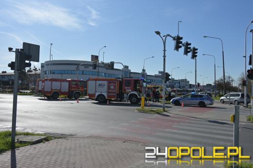 Zderzenie trzech samochodów na skrzyżowaniu ulic Sosnkowskiego i Horoszkiewicza