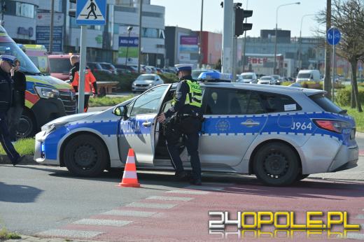 Zderzenie trzech samochodów na skrzyżowaniu ulic Sosnkowskiego i Horoszkiewicza