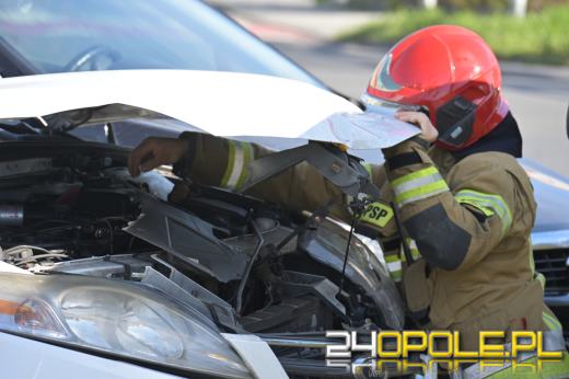 Zderzenie trzech samochodów na skrzyżowaniu ulic Sosnkowskiego i Horoszkiewicza