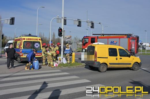 Zderzenie trzech samochodów na skrzyżowaniu ulic Sosnkowskiego i Horoszkiewicza