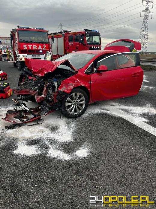Wypadek na A4 w rejonie Sarn Wielkich. Cztery osoby ranne, w tym 7-letnie dziecko