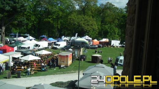 Wystawa  psów w Mosznej. Bajkowa sceneria przyciąga miłośników czworonogów