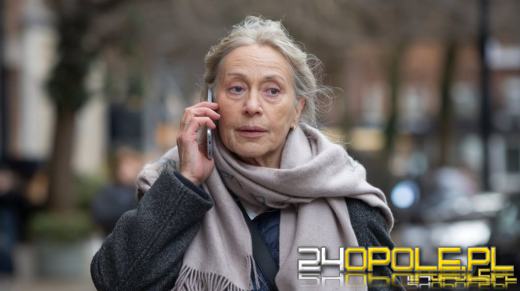 76-letnia mieszkanka Zdzieszowic myślała, że rozmawia z policjantem