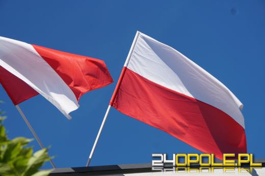 Biało-czerwona duma - Polacy świętują Dzień Flagi Rzeczypospolitej Polskiej