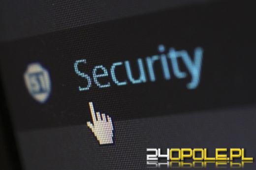  Młoda kobieta oszukana metodą "na pracownika banku"