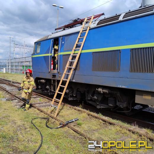 Pożar elektrowozu w Brzegu - szybka reakcja maszynisty zapobiegła tragedii