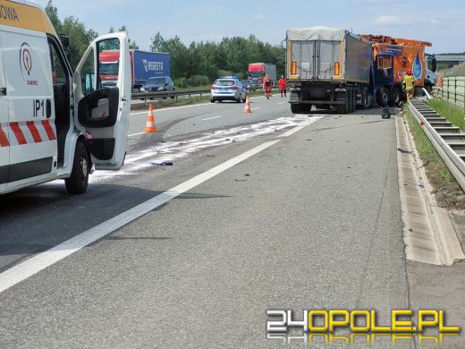 Zderzenie dwóch samochodów ciężarowych. Utrudnienia w ruchu na A4