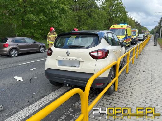 Zderzenie trzech samochodów w Walidrogach. jedna osoba poszkodowana