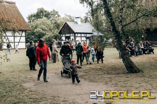 "Noc Muzeów"za nami. Ogień rozgrzewał niezniechęconych chłodną aurą 