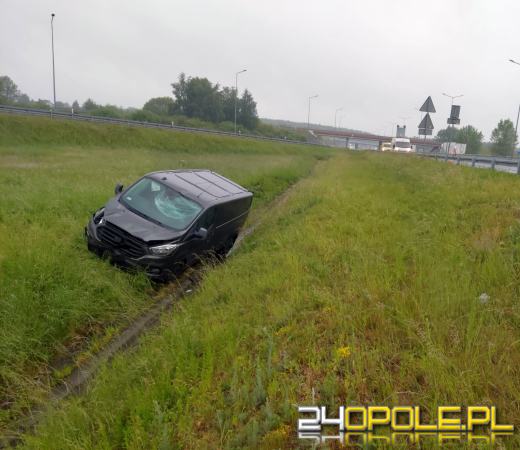 Wypadek busa na A4. Kierowca trafił do szpitala