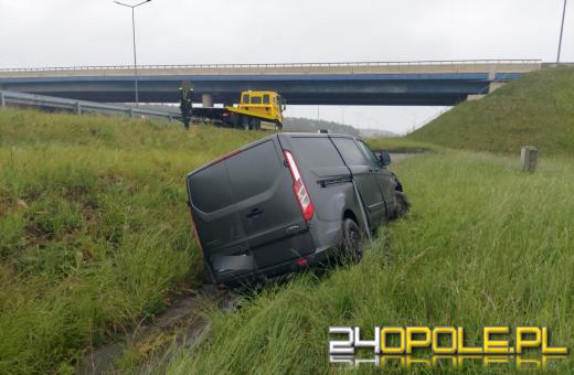 Wypadek busa na A4. Kierowca trafił do szpitala