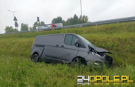 Wypadek busa na A4. Kierowca trafił do szpitala