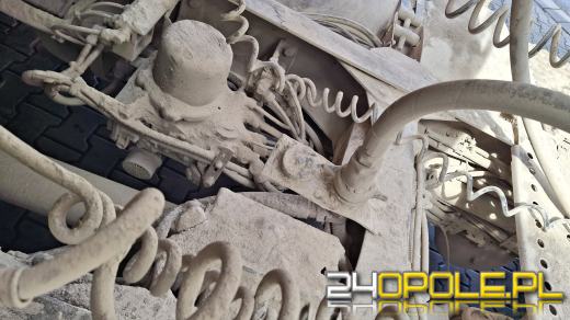 Wyciek substancji niebezpiecznej na autostradzie A4, interweniowały służby