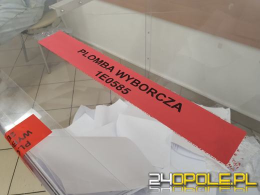 PKW: Lokale wyborcze otwarte zgodnie z planem, głosowanie przebiega spokojnie
