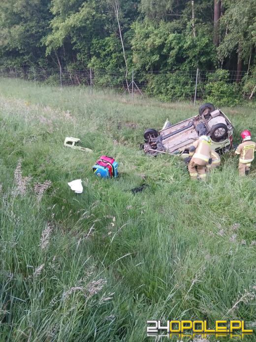 Dachowanie samochodu na A4 pod Opolem, kierowca odnaleziony kilometr dalej