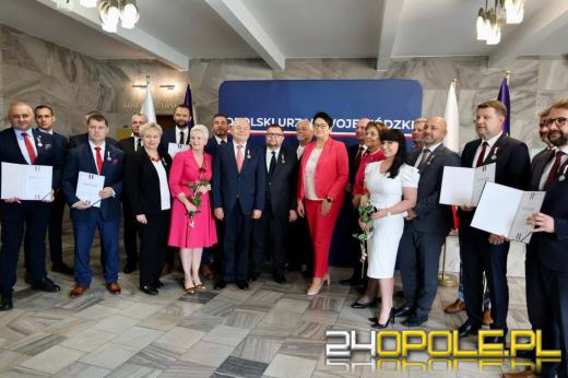 Odznaczeni za zasługi dla regionu. 19 samorządowców z medalami