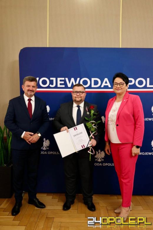 Odznaczeni za zasługi dla regionu. 19 samorządowców z medalami