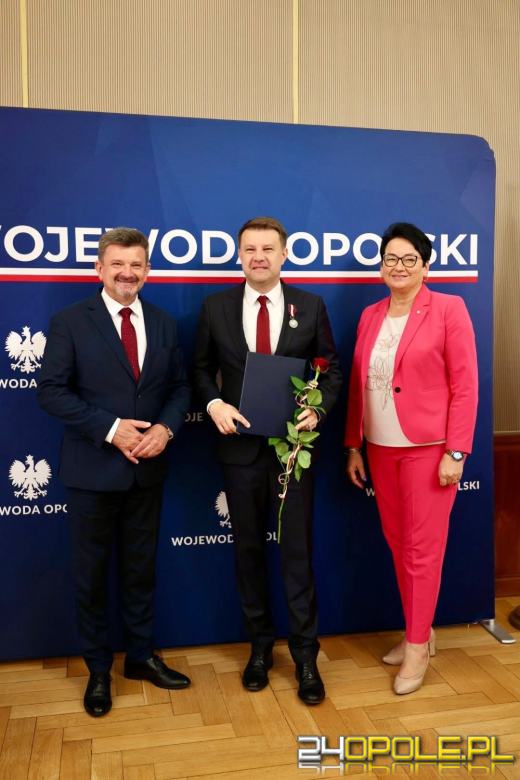 Odznaczeni za zasługi dla regionu. 19 samorządowców z medalami