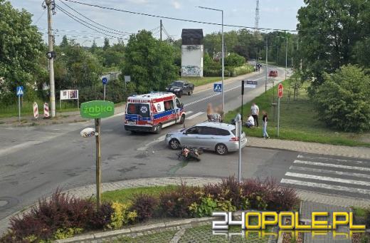 Groźny wypadek w Strzelcach Opolskich - motocyklista z urazem głowy trafił do szpitala
