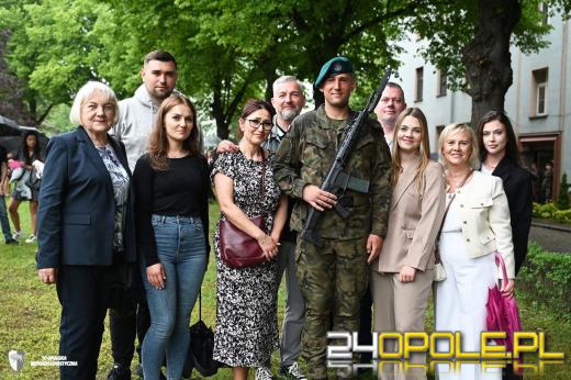 "Ja, żołnierz Wojska Polskiego, przysięgam". Oficjalne ślubowanie w gronie najbliższych