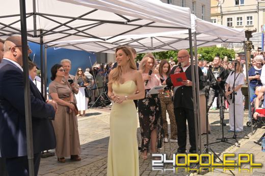 Niezręczna scena przed odsłonięciem gwiazdy Dody. Marszałek wyproszony z ceremonii