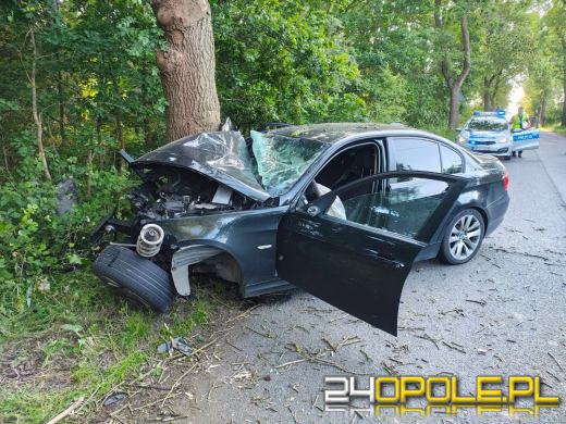 Zderzenie dwóch aut pod Baborowem. Jedna osoba trafiła do szpitala