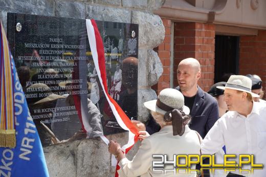 Opole pamięta o Kresowianach - uroczyste odsłonięcie tablicy przy Dworcu Opole Wschodnie
