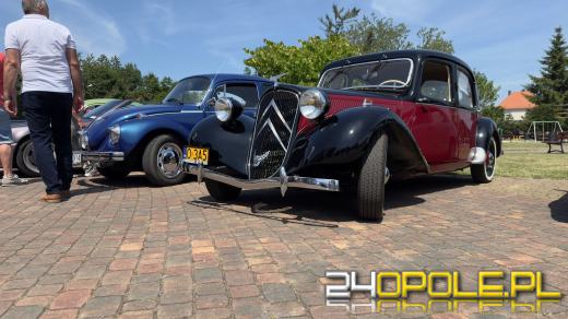 Brożec cofnął się w czasie - zabytkowe pojazdy przyciągnęły tłumy