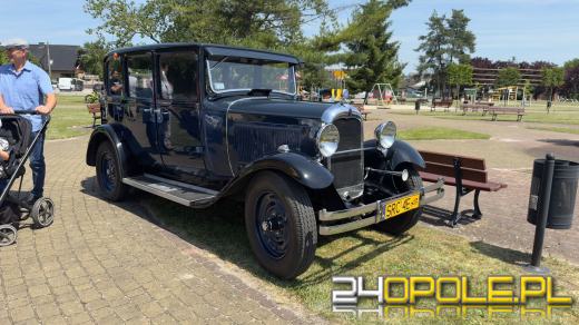 Brożec cofnął się w czasie - zabytkowe pojazdy przyciągnęły tłumy