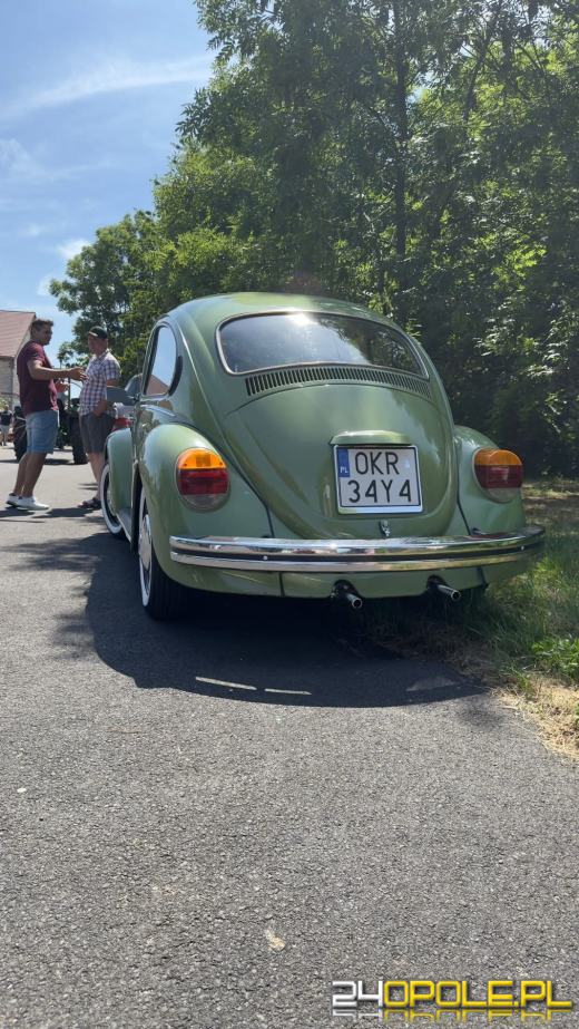 Brożec cofnął się w czasie - zabytkowe pojazdy przyciągnęły tłumy