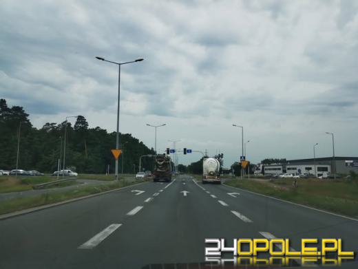 Awaryjna wymiana pętli indukcyjnych na ul. Częstochowskiej - wieczorne utrudnienia w ruchu