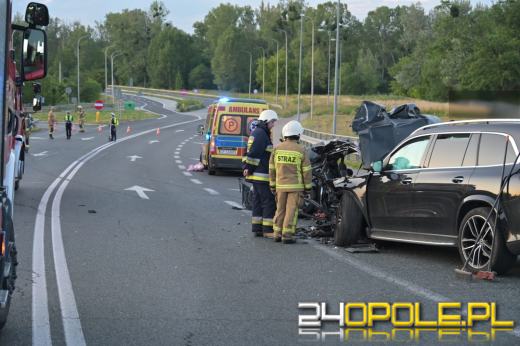 Wypadek na ulicy Niemodlińskiej. Dwie osoby w stanie krytycznym (WIDEO)