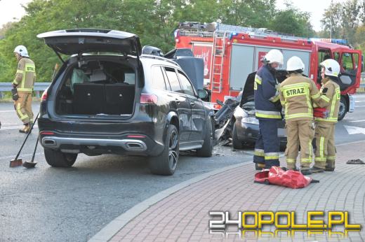 Wypadek na ulicy Niemodlińskiej. Dwie osoby w stanie krytycznym (WIDEO)