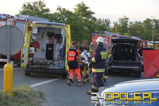 Wypadek na ulicy Niemodlińskiej. Dwie osoby w stanie krytycznym (WIDEO)