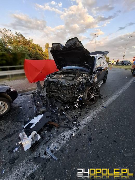 Wypadek na ulicy Niemodlińskiej. Dwie osoby w stanie krytycznym (WIDEO)