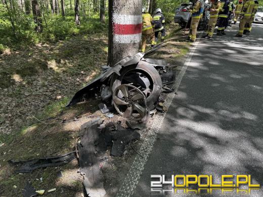 Cudem przeżył ogromną kraksę. Auto w częściach, a kierowca przeżył